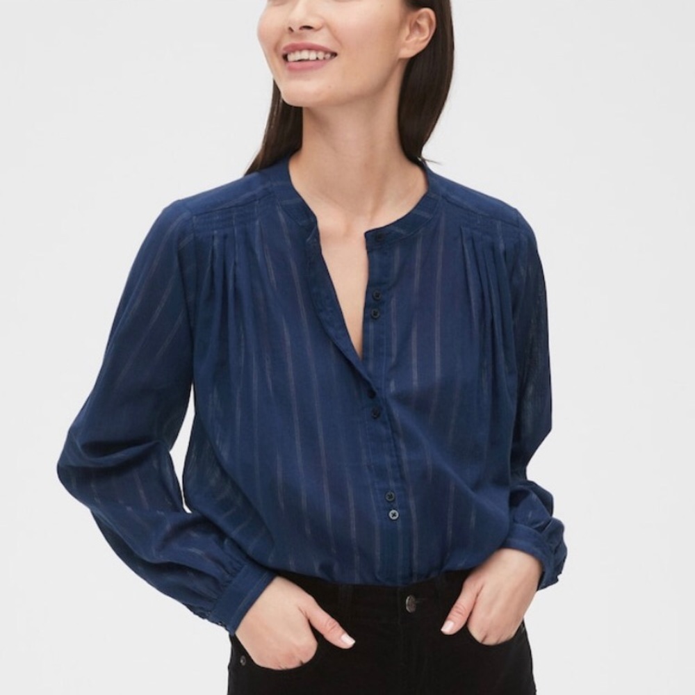 GAP TEXTURED STRIPE LONG SLEEVE BUTTON DOW…